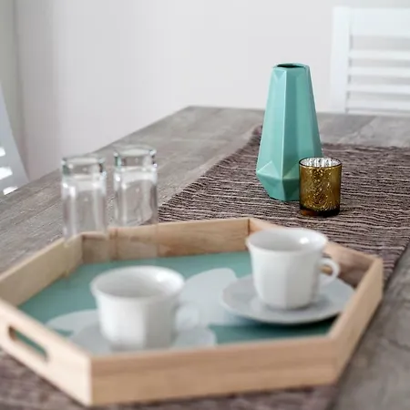 Apartment's Tea & Nevio سبليت