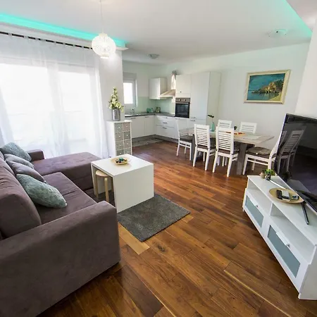 Apartment's Tea & Nevio * Split