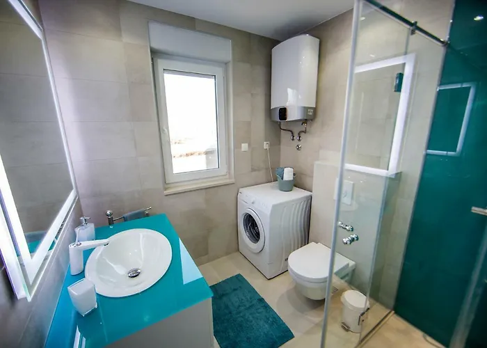 Apartment's Tea & Nevio *