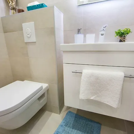 아파트 Apartment's Tea & Nevio *